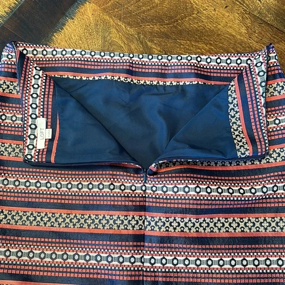 Gorgeous Loft patterned skirt Size 10 EUC - Picture 4 of 6